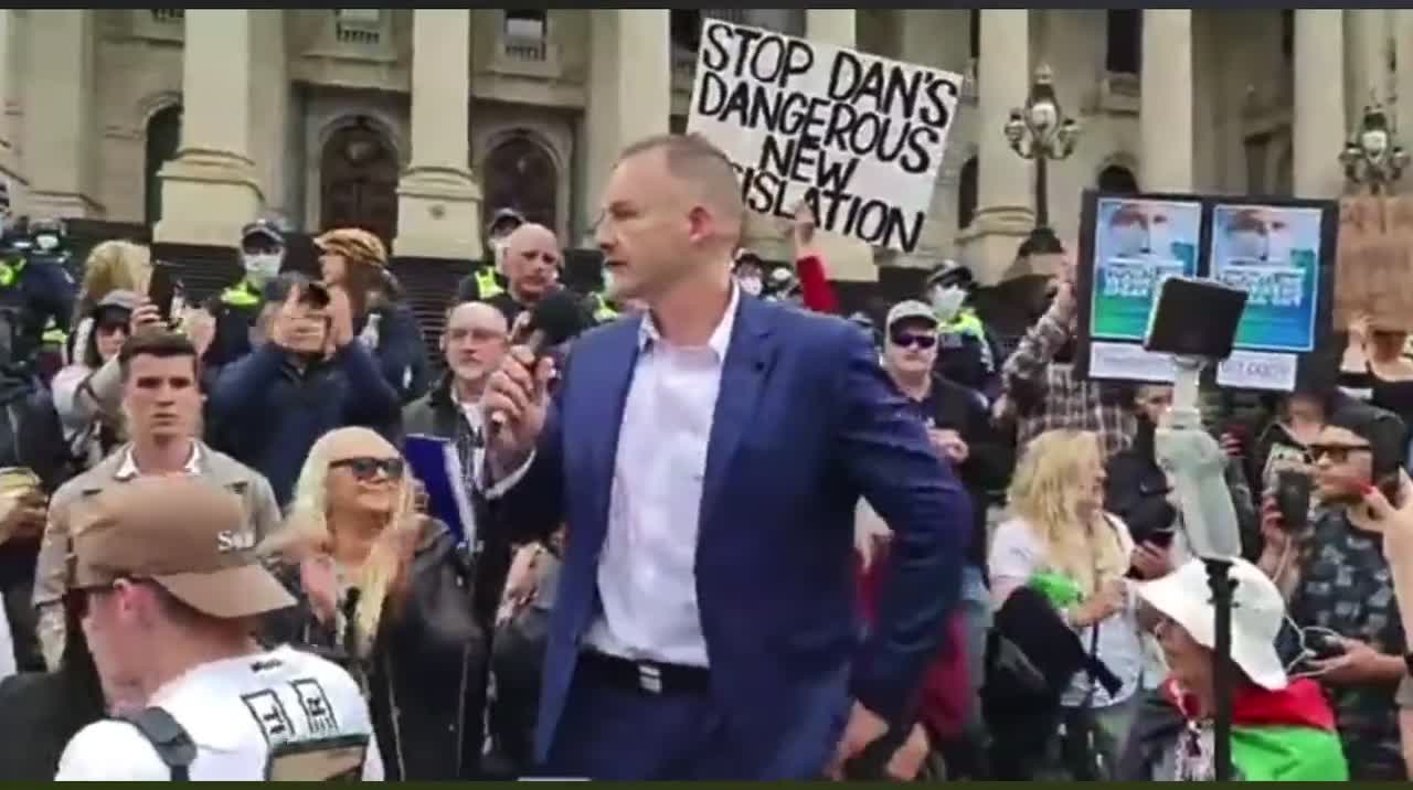 Victorian Police Officer reminds crowd who the true enemies are