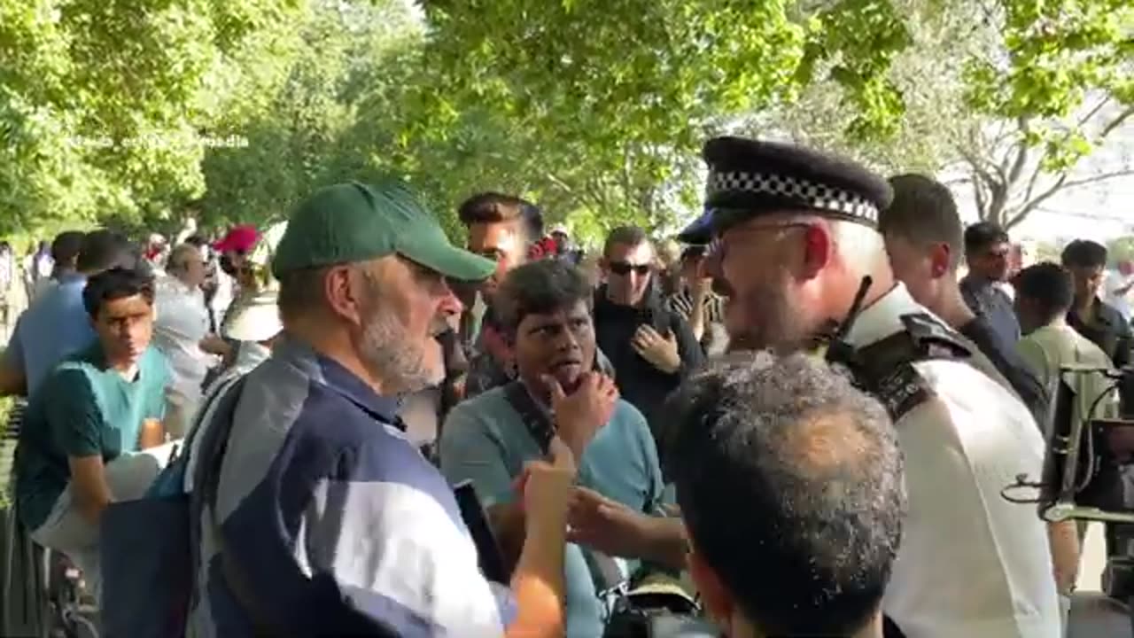 🚨 Police show of authority at Speakers' Corner LONDON