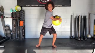 Exercise Technique #9 Medicine Ball: 180 Deg. Rotation Tods