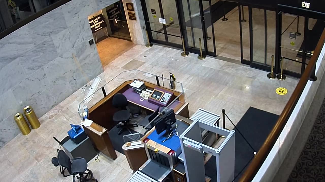 1451HSOB02ConAveDoor_2021-01-06_03h36min17s647ms.mp4