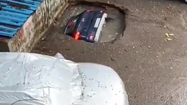 OMG ! May This '' Car '' owner stay mentally Fit after watching this .