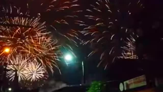 BAGONG PRESIDENTE NG PILIPINAS HIS FIRE WORKS DISPLAY.