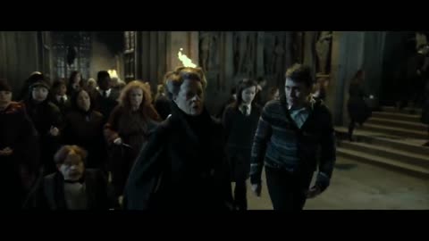 Professor McGonagal protect hogwarts | Harry Potter and the deathly Hallows