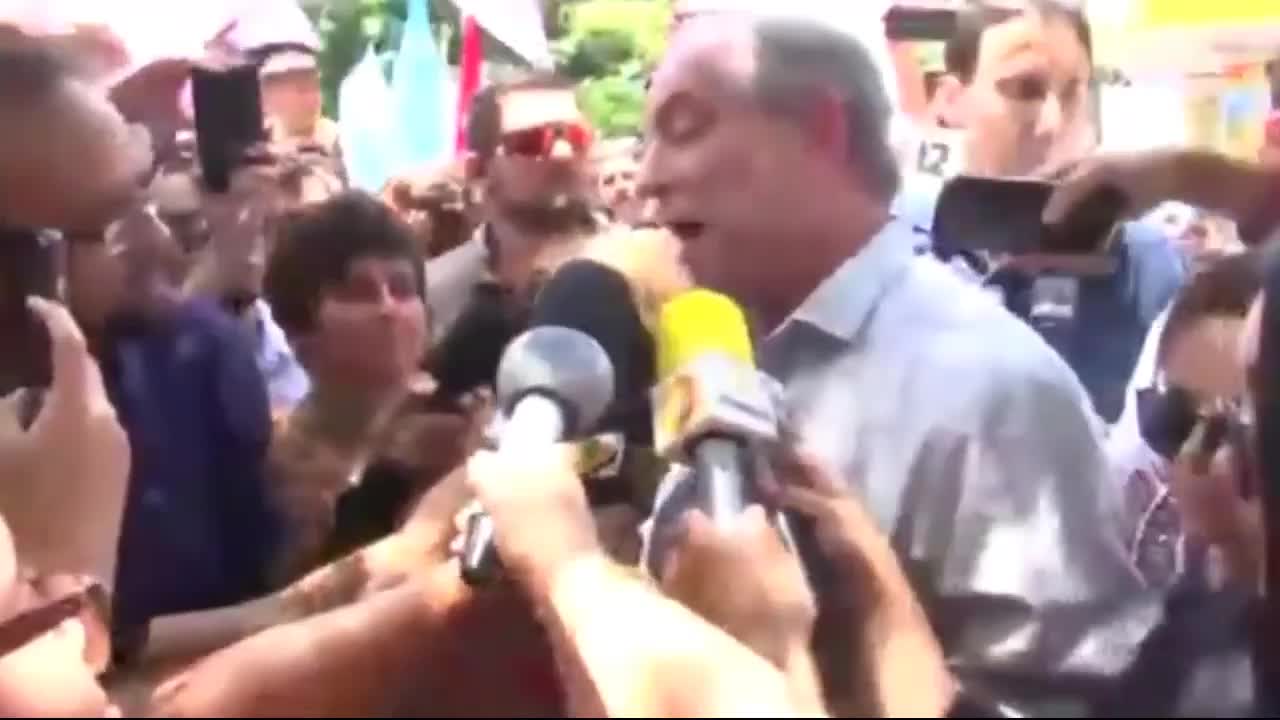 CIRO GOMES SE DESCONTROLA COM PERGUNTA, XINGA, AGRIDE E MANDA PRENDER JORNALISTA