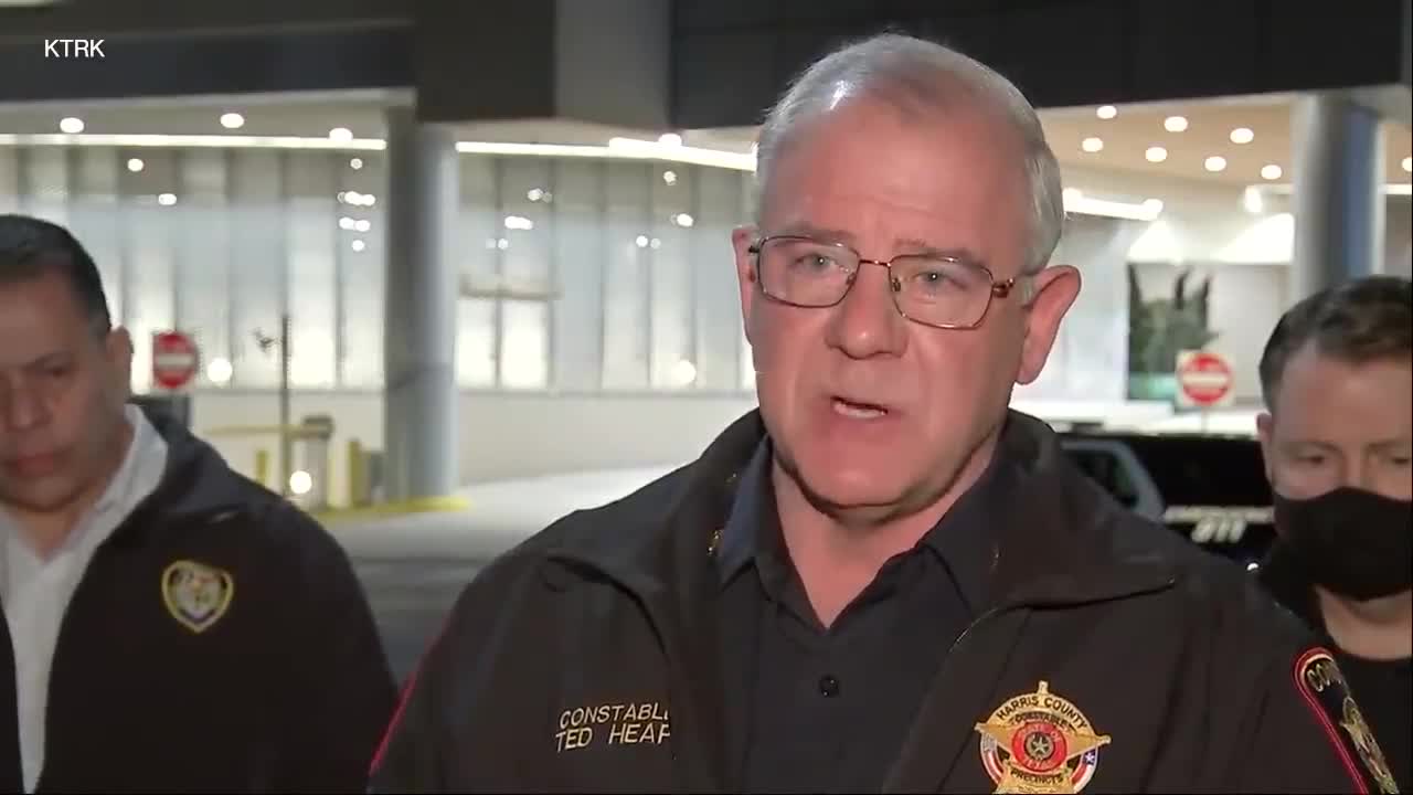 Texas deputy gunned down during traffic stop l ABC News.