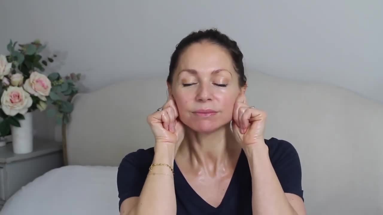 face lifting massage for relaxing