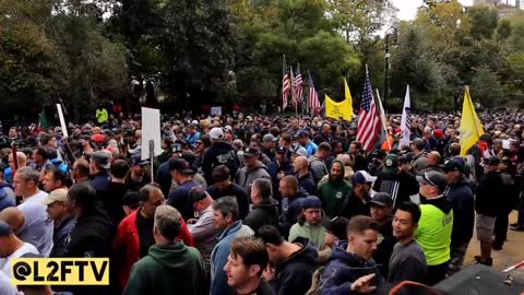 First responders have gathered outside De Blasio's home to protest the vaccine mandates