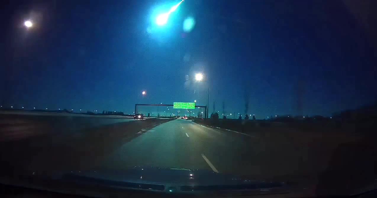 Dashcam Capture Meteor in Canadian Sky