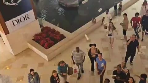 Gary Makes Some 8 Day Noise at Aventura Mall in Miami ! - 11/17/23