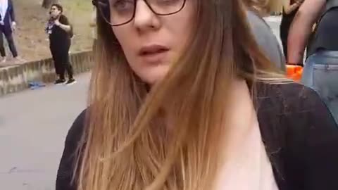 Ovršitelji stigli po malog Cesarea, policija opkolila zgradu