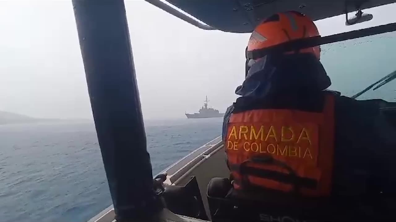 Armada busca embarcación en el mar