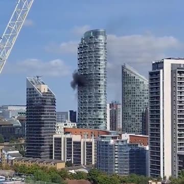Raging fire breaks out at tower block in Blackwall e-mail 2.6k