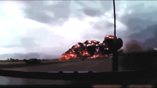 Airplane crash accidentally filmed on a car video recorder. Rare footage!