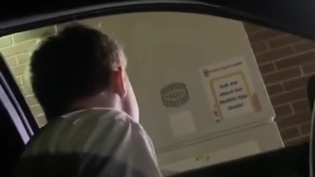 Can I get ah “🎶🎶” no lettuce😂😂😂