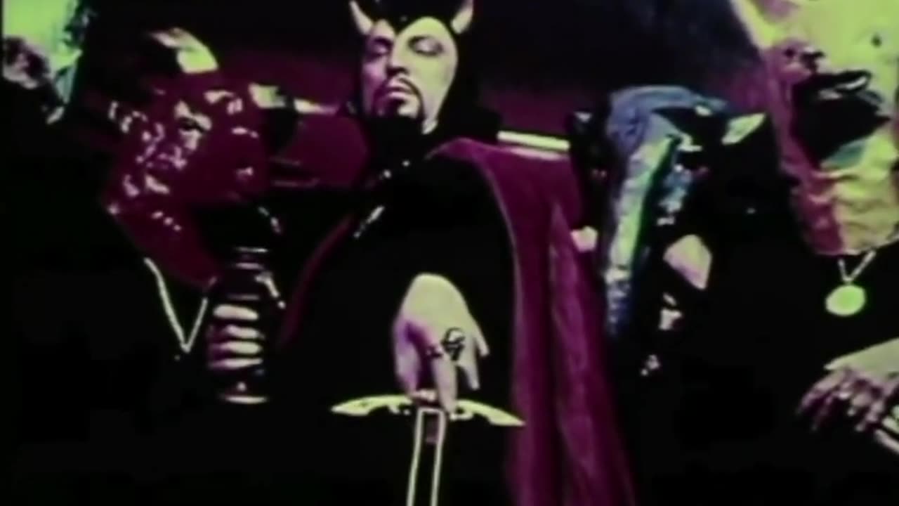 Entrevista al ocultista Anton LaVey en San Francisco, 1975 - Padre del satanismo moderno...