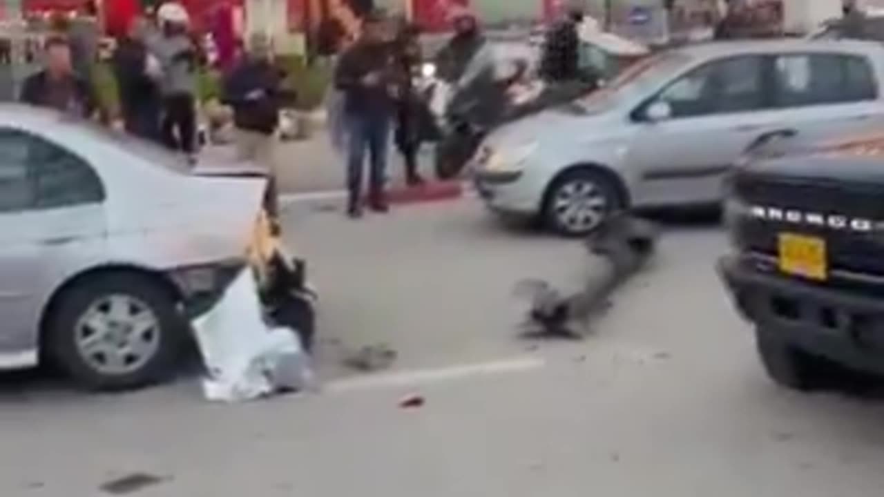 Rocket parts fall on a car in Tel Aviv #shorts #israel