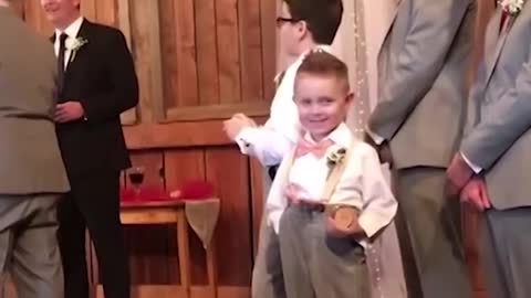Kids Add Some Comedy To A Wedding - Big Fail