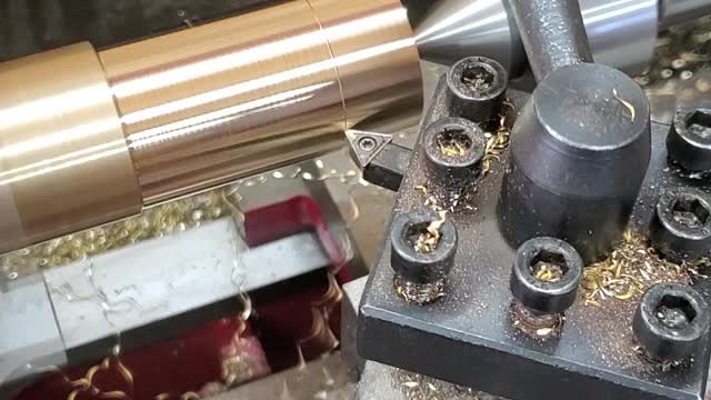 Playing on the mini lathe