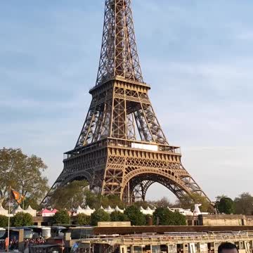 Paris River Cruise: Eiffel Tower View