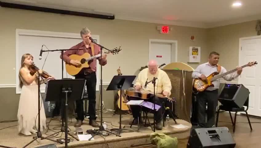 Man in the Middle (3 Men on a Mountain) - 8 year old Elizabeth Ayres w/ Dean Johnson, Jack & Abel