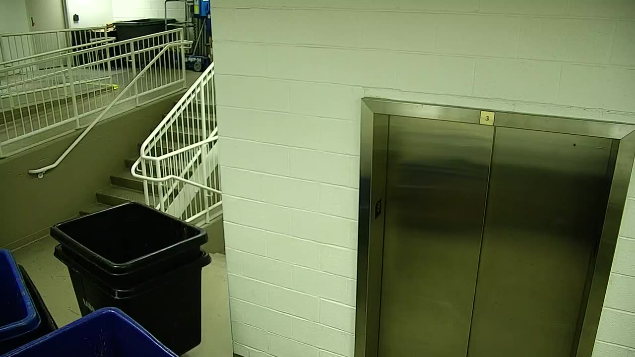 7110CVCULElevator#3Lobby_2021-01-06_22h40min01s850ms.mp4