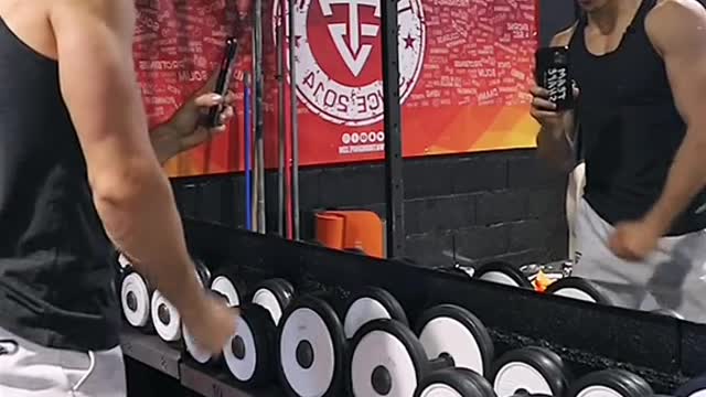 Et toi t’es qui.mp4