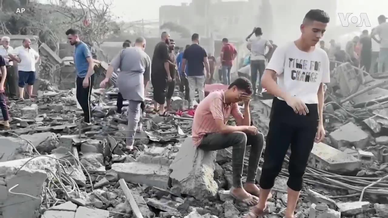 Rescuers Search for Survivors After Airstrike on Gaza Refugee Camp | VOA News