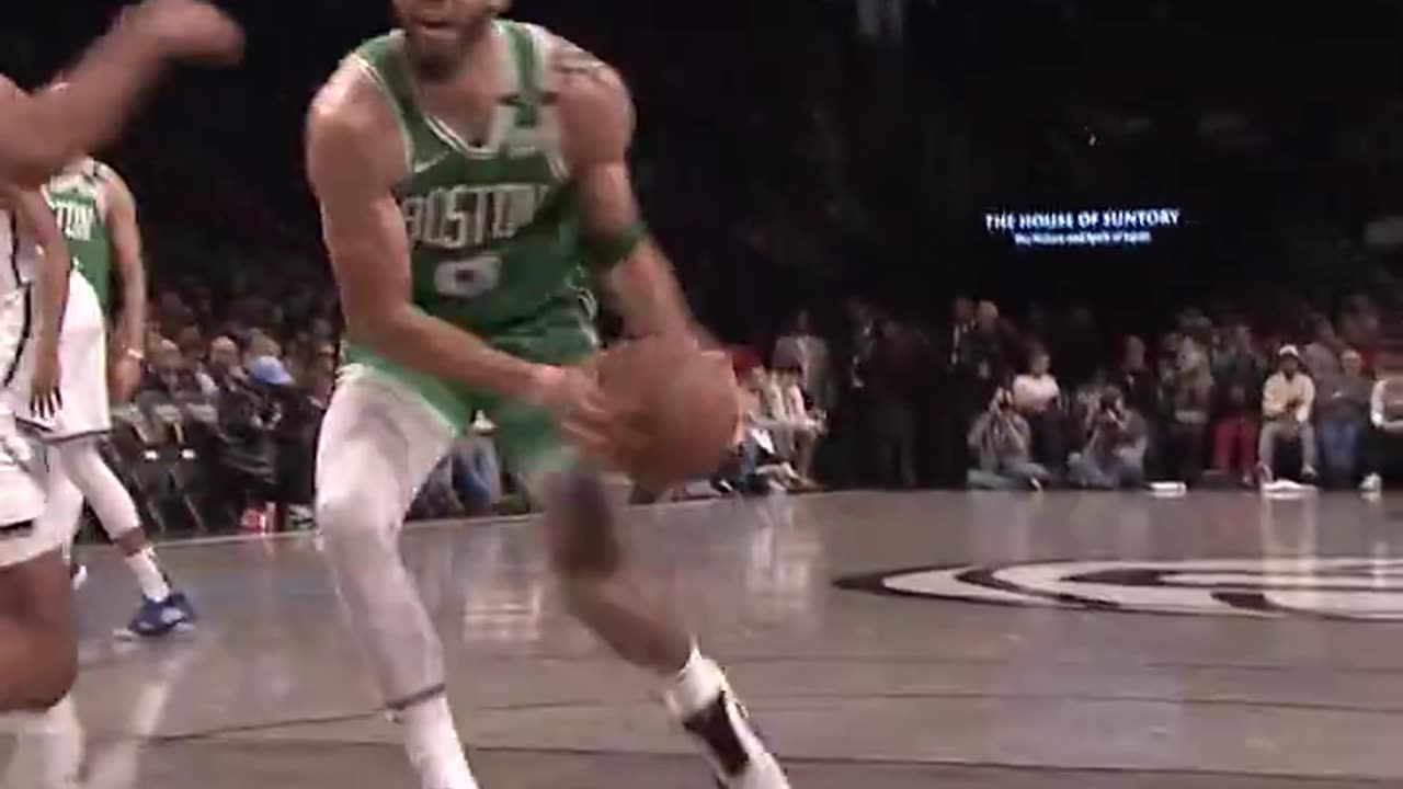 NBA - Jayson Tatum is up to 23 in the half! Celtics-Nets