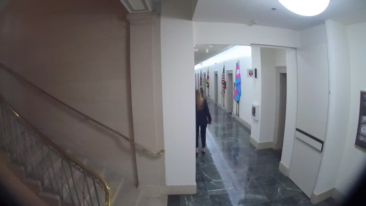 3239LHOB01Stair1_2021-01-06_18h00min02s573ms.mp4