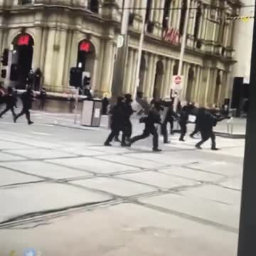 Melbourne, Australia: Police open fire (rubber bullets)construction workers protesting vax mandate