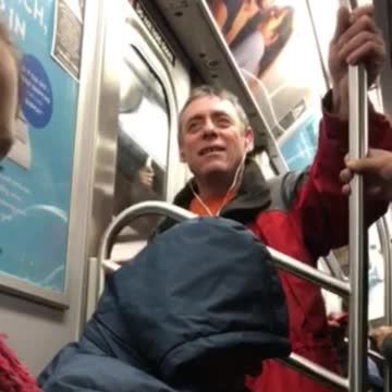 Man sings "Brick House" on NYC Subway