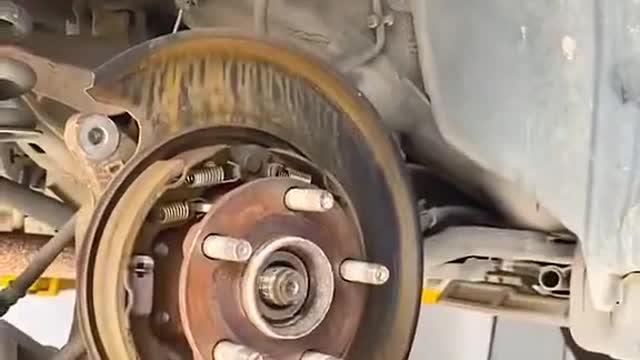 Replacement of automobile brake disc parts