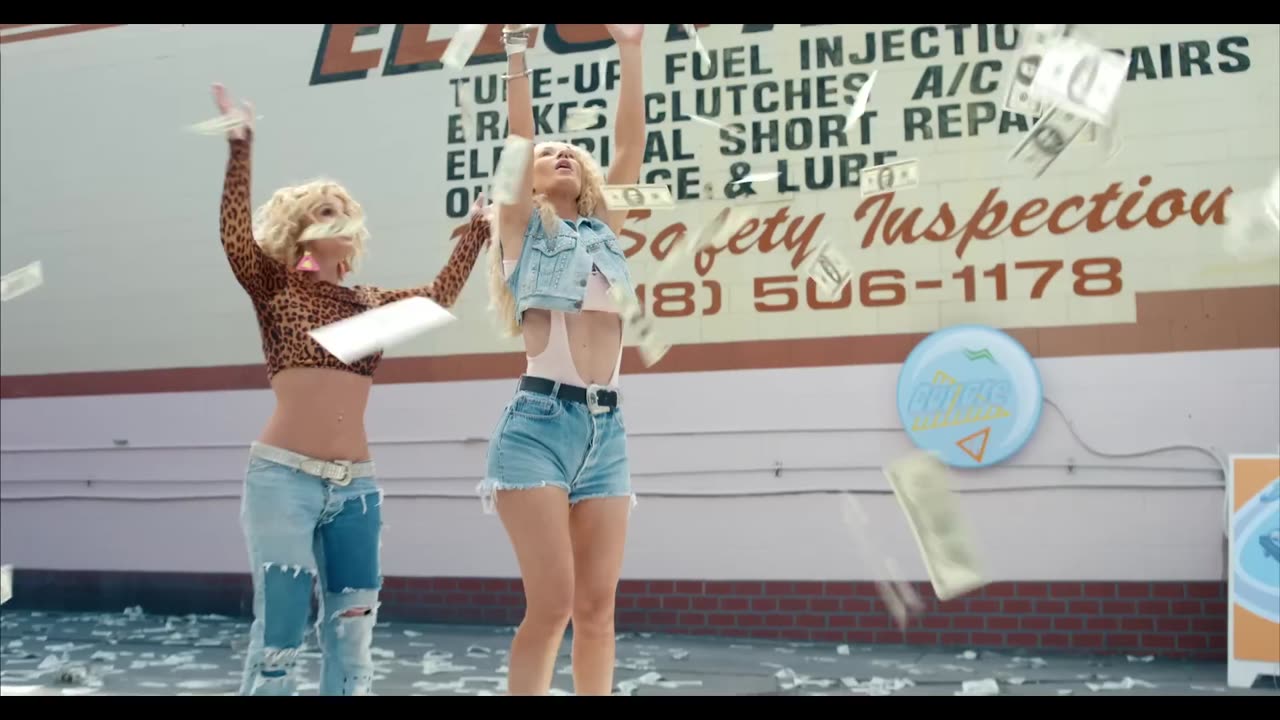 Britney Spears, Iggy Azalea - Pretty Girls (Official Video)