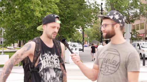 VOX POP - pour ou contre le passeport? à Chicoutimi le 22 Juillet