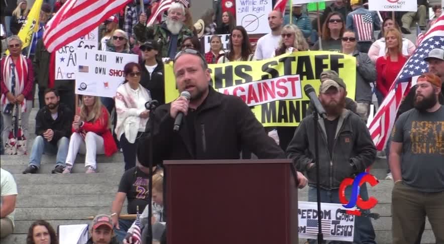 The Post Millennial's Hoffman speaks in opposition to vaccine mandate at Olympia rally