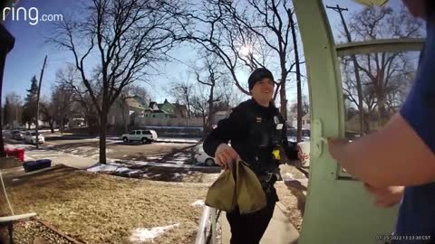 Officer finishes DoorDash delivery in South Dakota after delivery driver was arrested for warrants