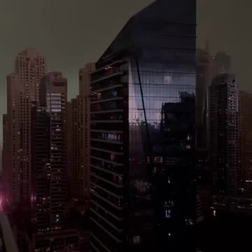 BREAKING: Dubai goes dark in the afternoon due to exceptional weather