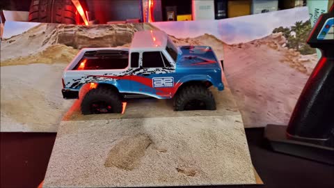 Team Associated Electrics CR28 1:28th Trail Truck Unboxing