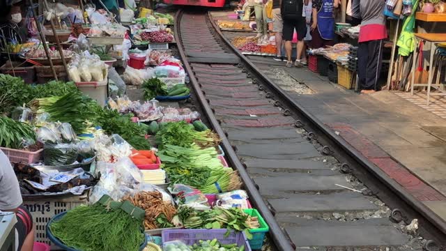 Maeklong Railway Market