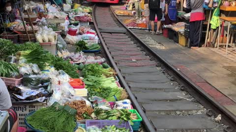 Maeklong Railway Market