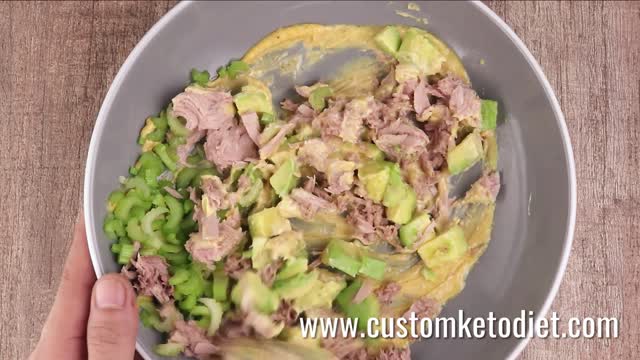 Delicious Keto Curry Spiked Tuna and Avocado Salad