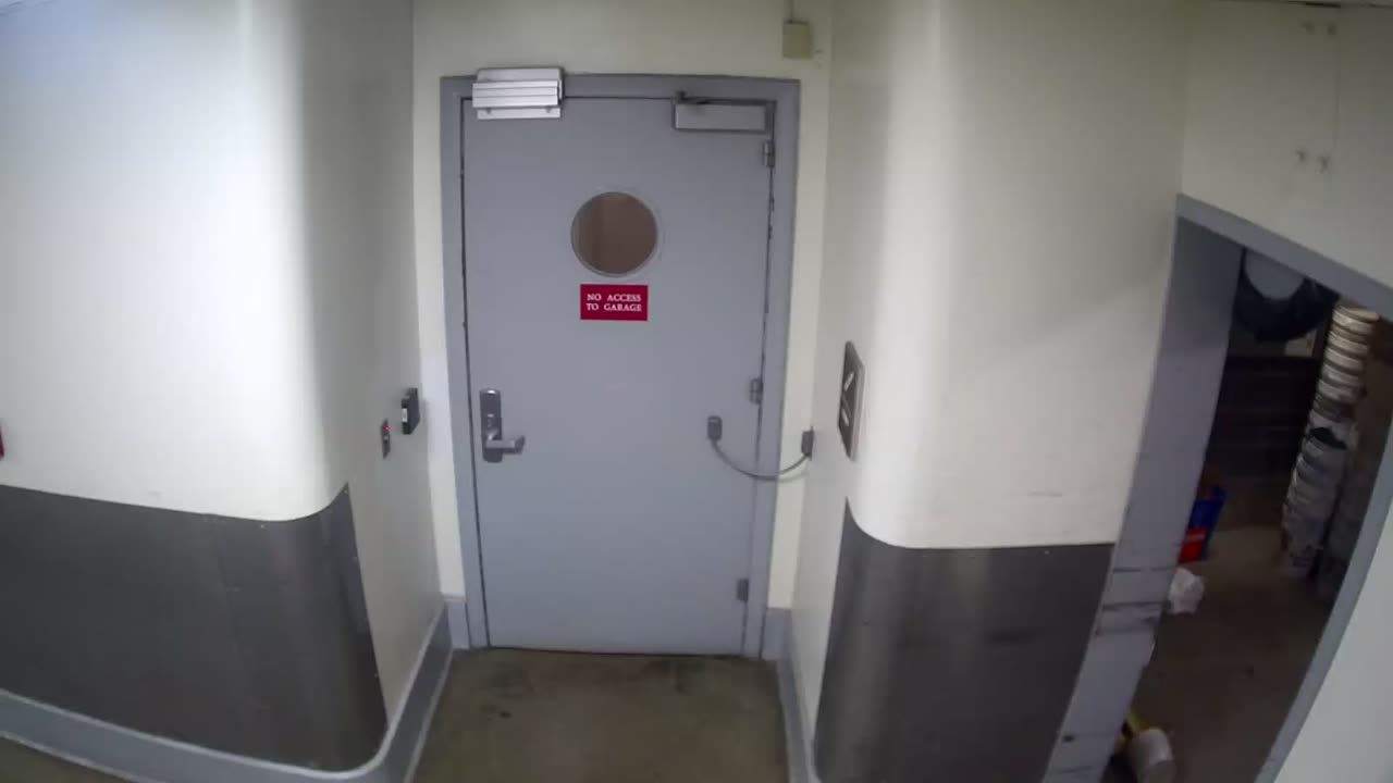 6128RHOBSBRSBST4Stairwell4_2021-01-06_14h20min01s447ms.mp4