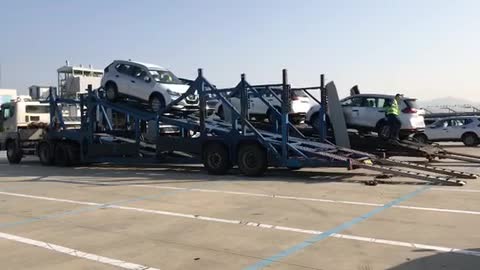 How to load car on a car carrier