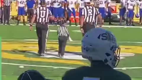 Six-year-old Lathan, 'the kid umpire', is already an absolute legend! 😍🏈
