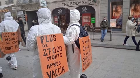 LEs Masques BLancs Lyon Action Esclavage le 15 janvier 2022