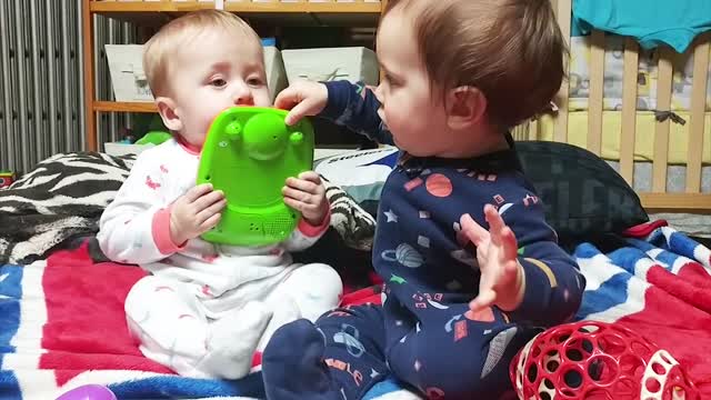 Super Cute and Funny Twin Babies of Week || Lifestyle