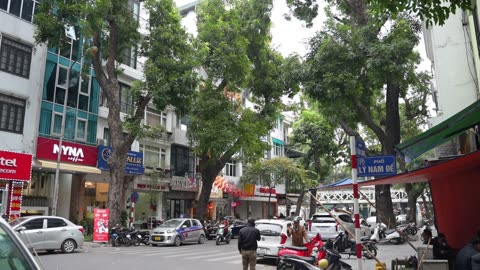 Hanoi, Vietnam, Dec. 8th Videos: Long walk, Old Quarter then west around town, lastly Train Street.