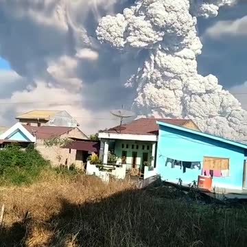 Sumatra Indonesia Volcano Rises Again 2021