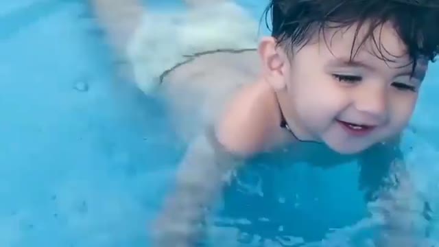 Little boy is new to swimming. Cuteness overload 💫♥️