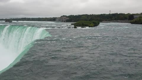 Niagara falls : close-up shoot